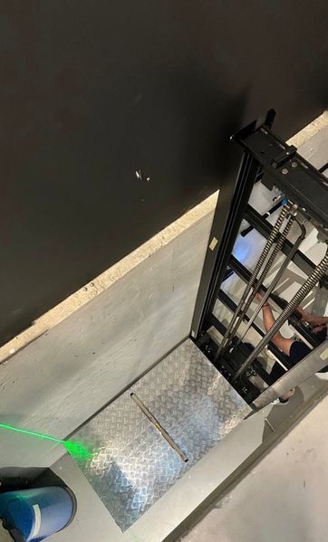 Ланцюговий вертикальний вантажний підйомник ASPAR VC 1000 Вертикальні вантажні підйомники
