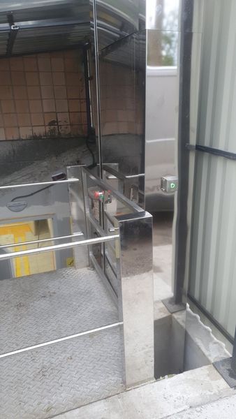 Hydraulic vertical lift platform (up to 3 m, straight entry) ASPAR HM 3000