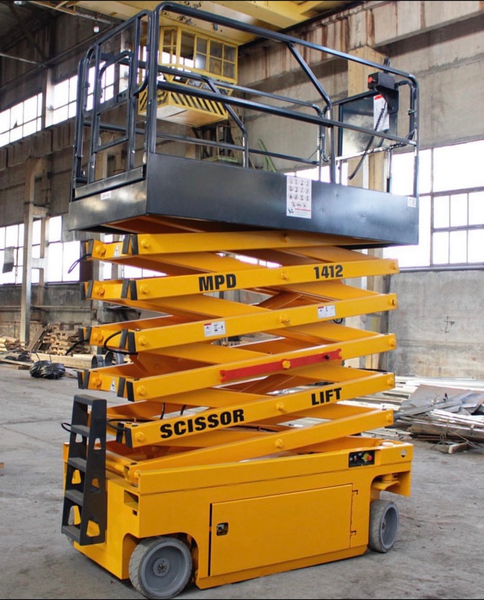 Non-self-propelled scissor lift 6 m, 300 kg