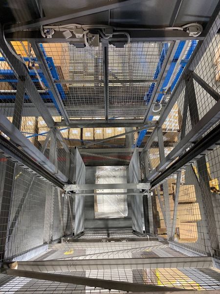 Shaft-type freight elevator with hydraulic drive ASPAR SHL PROJECT
