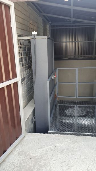 Hydraulic vertical lift platform (up to 2 m, straight entry) ASPAR HM 2000