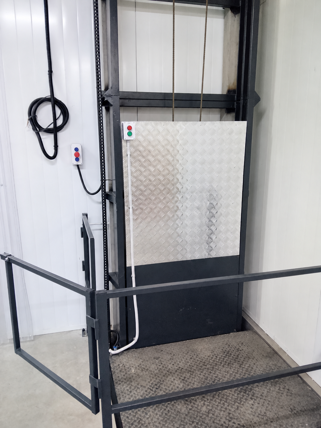 Platform and aluminium panel cladding